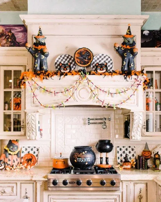 Small Kitchen Halloween Decor Ideas