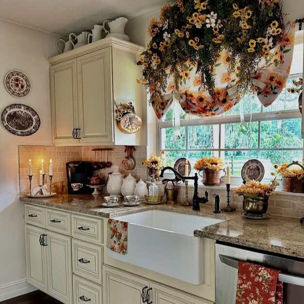 Fall kitchen window decor ideas