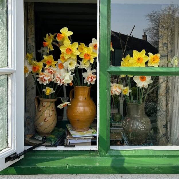 Fall kitchen window decor ideas