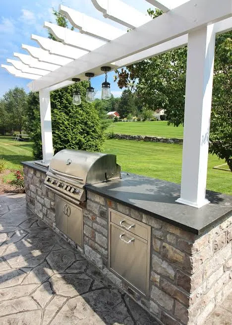 DIY Outdoor Kitchen