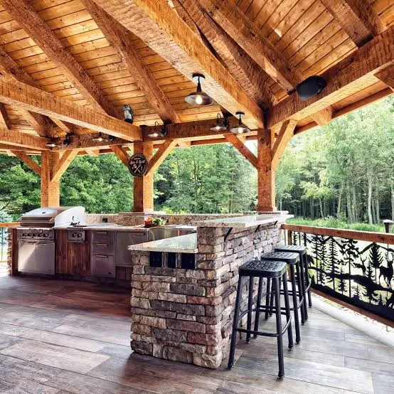 Backyard Outdoor Kitchen