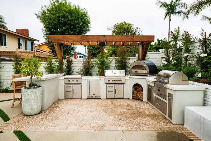 outdoor kitchen bar ideas